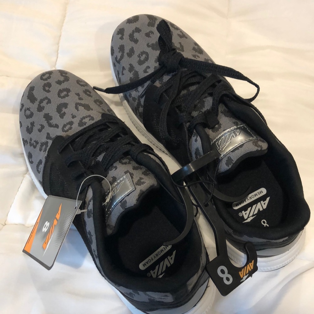 Avia cheetah/ leopard print sneakers
